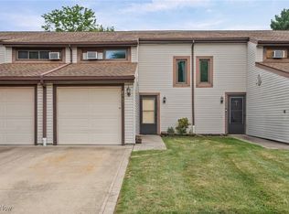 6321 Forest Park Dr, North Ridgeville, OH 44039