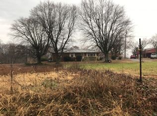 1180 Maple Grove Rd, Lafayette, TN 37083