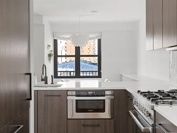 175 West 95th Street image 3 of 10