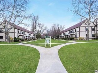 127 15th Street, Unit A2, Garden City, NY 11530