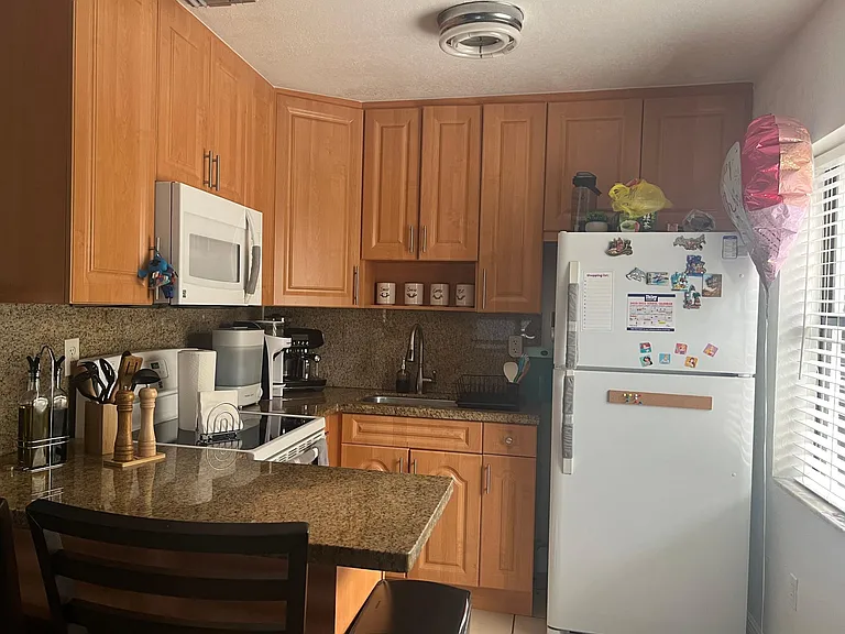 1389 NW 31st Ave #1389-B — Photo 2