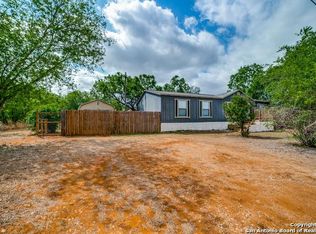 908 County Line Rd, Jourdanton, TX 78026