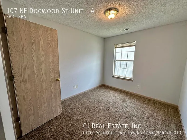 107 NE Dogwood St #A — Photo 5