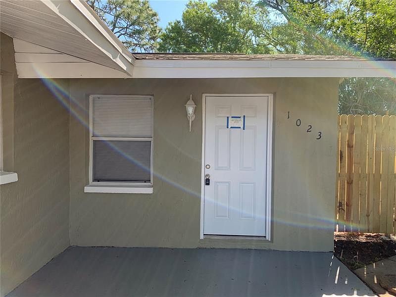 1st image of 1023 Lake Palms Dr