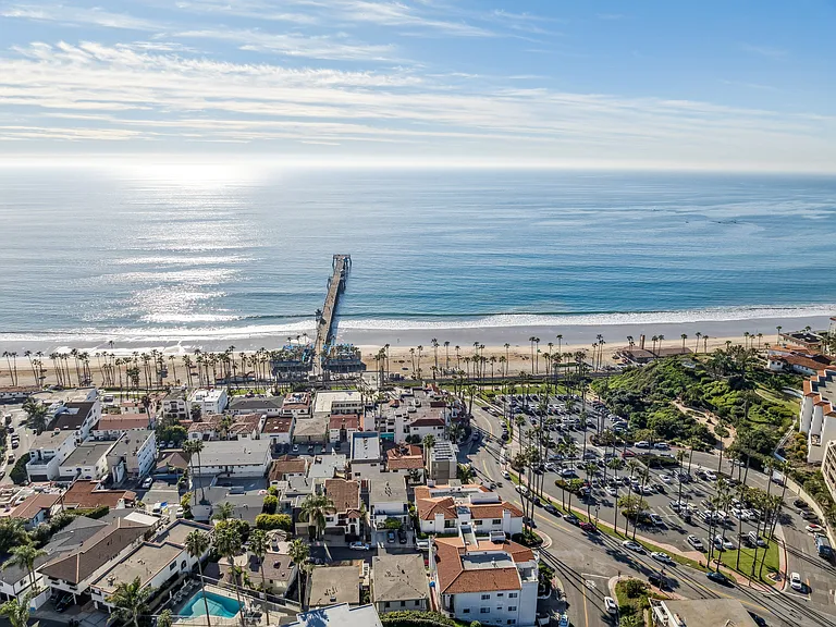 1010 S El Camino Real — Photo 44