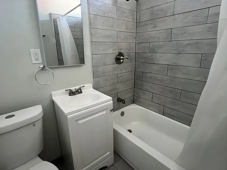 3421 W Florence Ave #4 — Photo 6