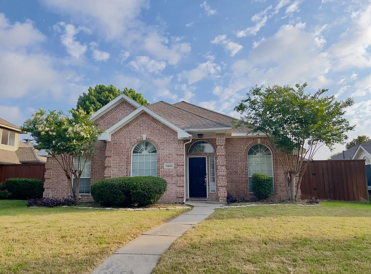 3 bed, 1803 sqft, $2,795 — Photo 2