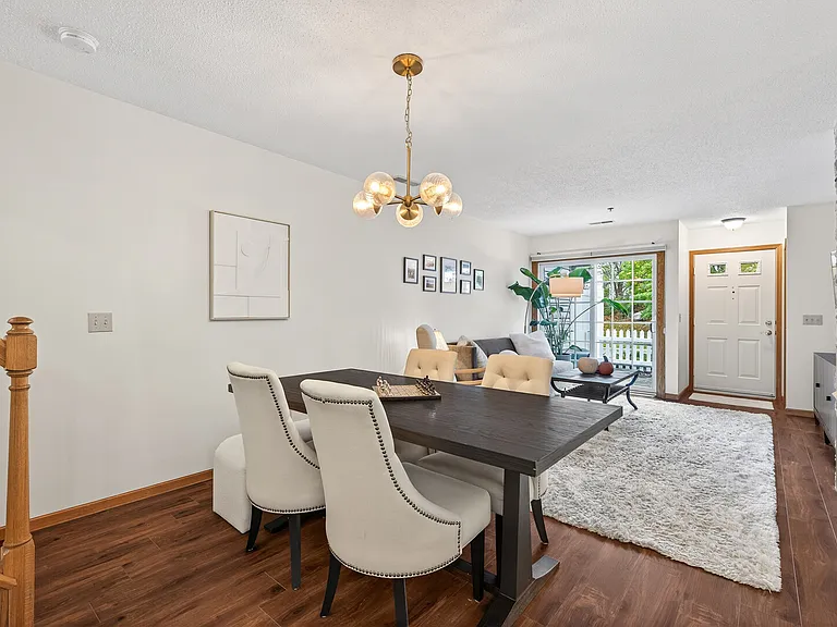 2597 Bedford Ct — Photo 7