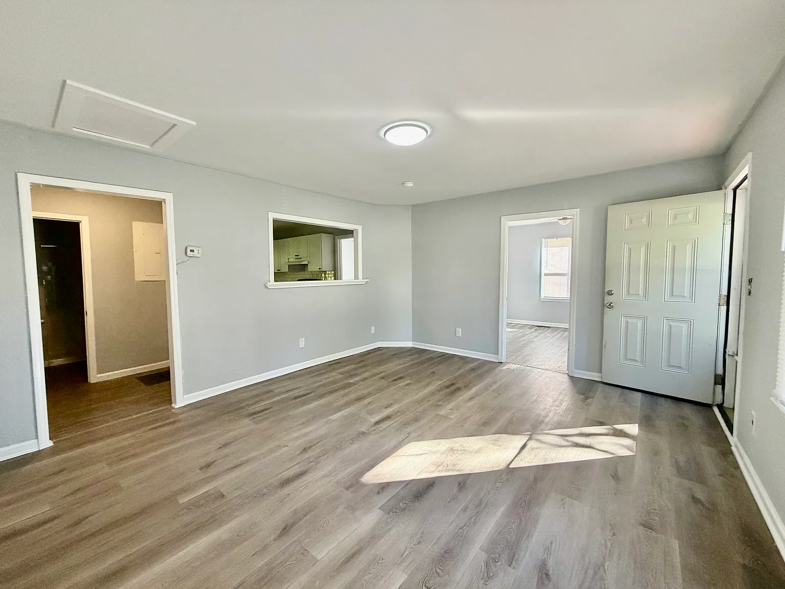 2 bed, $1,200 — Photo 2