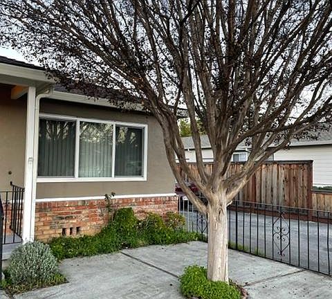 3rd image of 1127 Junipero Ave