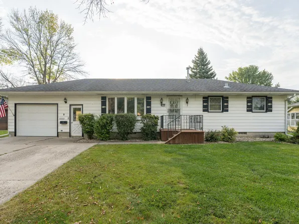 125 N Manitou Dr, Mankato, MN 56001