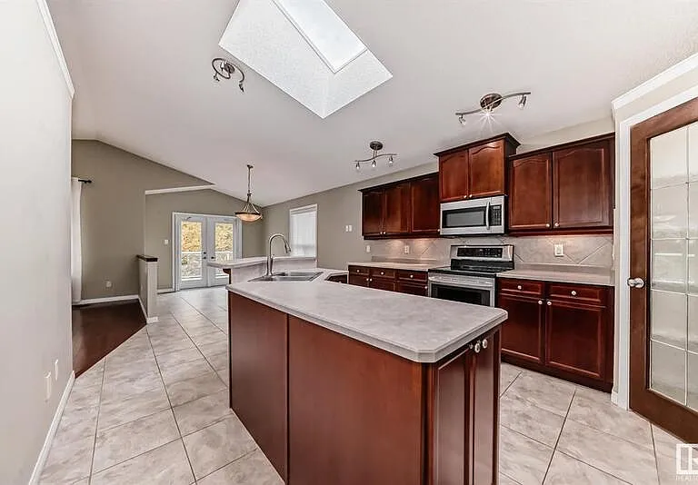 1798 Melrose Cres SW #HOUSE — Photo 15