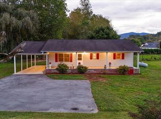 512 Race St, Roan Mountain, TN 37687