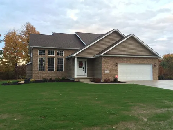 2089 Stonegate Dr, Cortland, OH 44410