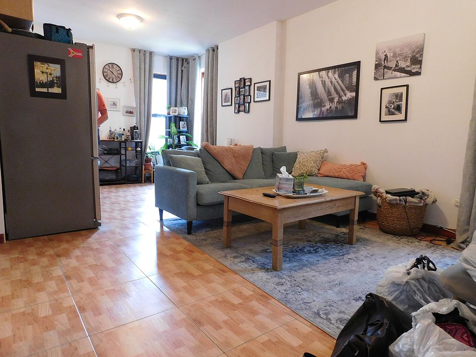 1st image of 301 E 88th St #9