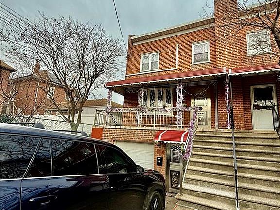 2nd image of 1572 Radcliff Ave