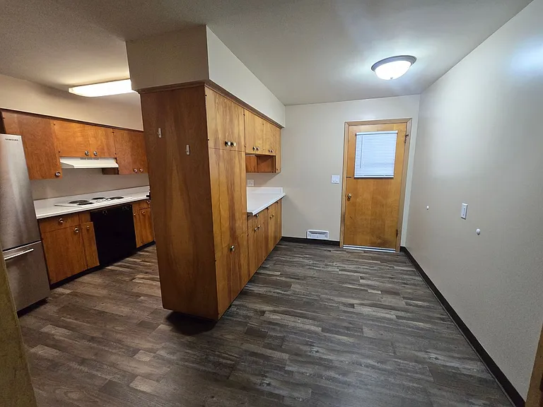 322 Webster St — Photo 15