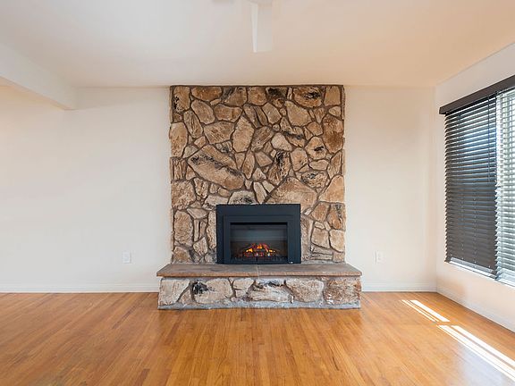 5th image of 952 Agate St