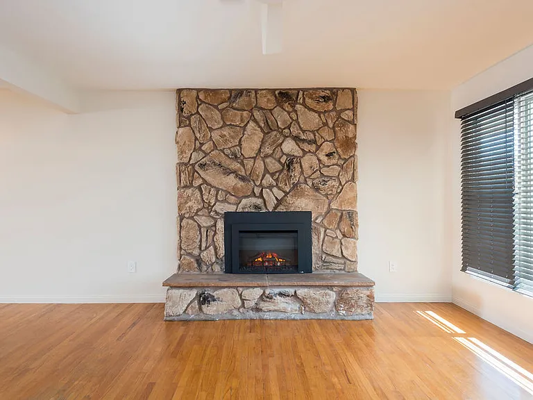 952 Agate St #952 — Photo 5
