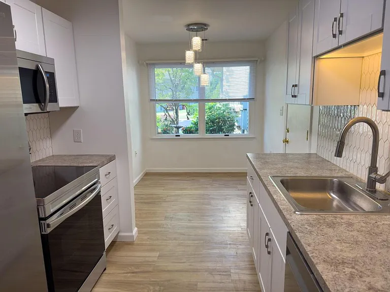 140 Lindfield Cir — Photo 6