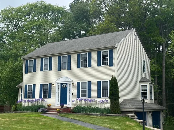 77 Deertrack Dr, Taunton, MA 02780