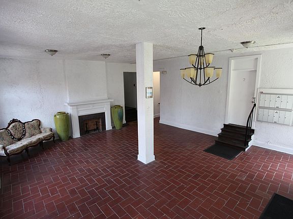 4th image of 177 NE 50th St #1