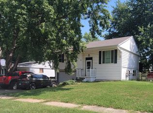 3116 SW Meadow Ln, Topeka, KS 66614