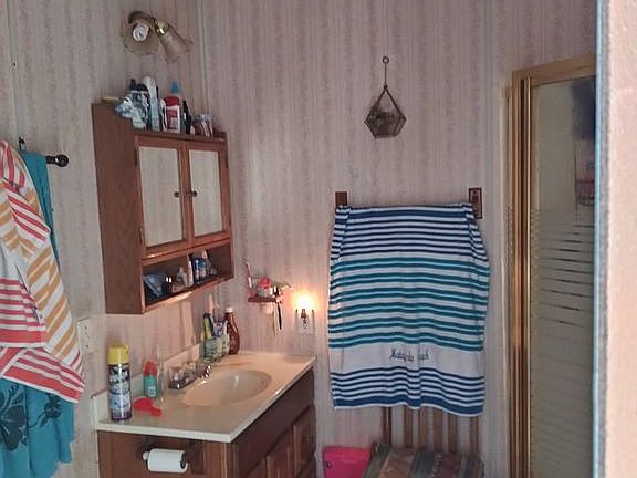 3rd image of 38 Catfish Dr