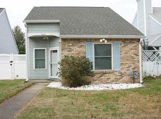 1747 Foxcross Dr, Evansville, IN 47715