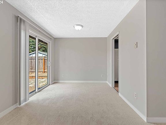 5th image of 812 SE 119th Ave