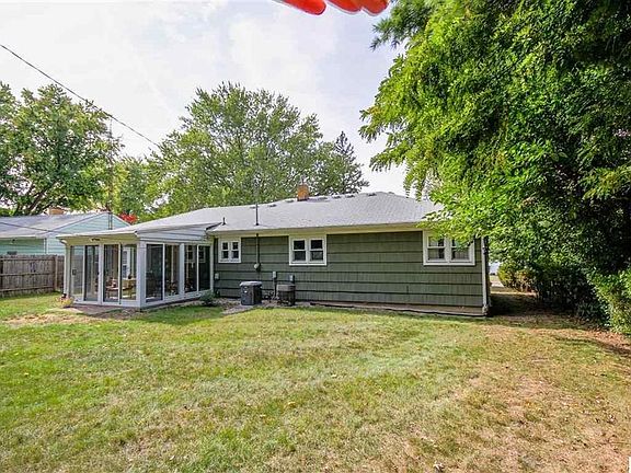2nd image of 751 Woodbine Blvd