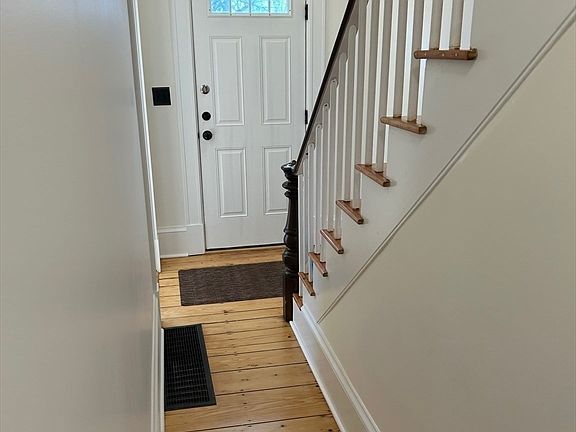 4th image of 782 Salem St