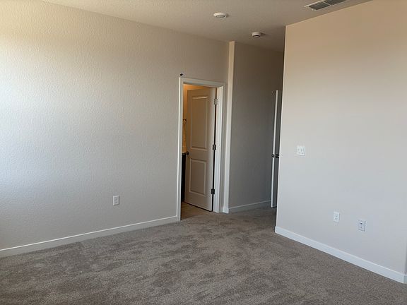3rd image of 3910 Prairie Blues Ct