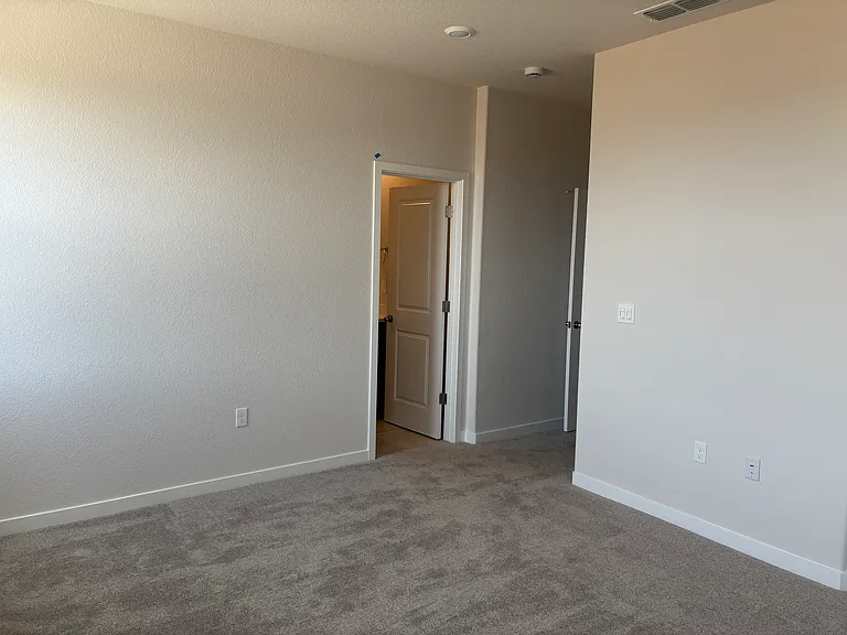 3910 Prairie Blues Ct — Photo 3