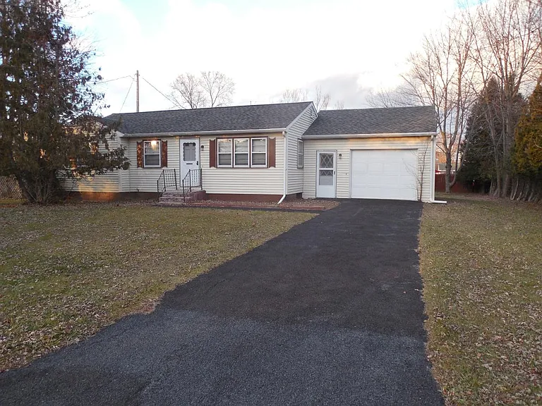 12 Livingston Pkwy #HOUSE — Photo 5