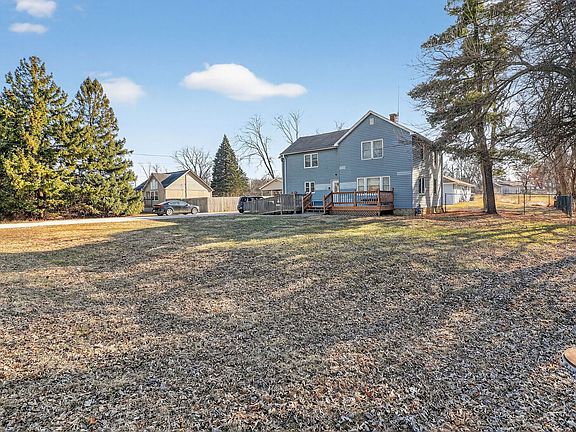 3rd image of 325 Oldfield Rd