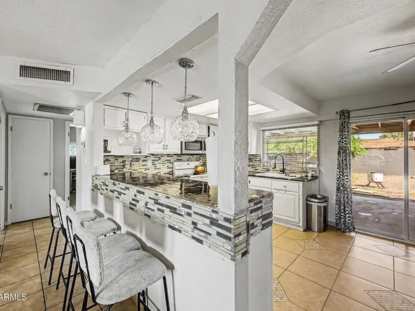 8730 W EARLL Drive, Phoenix, AZ 85037