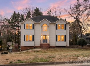 22 31st Avenue Ct NE, Hickory, NC 28601