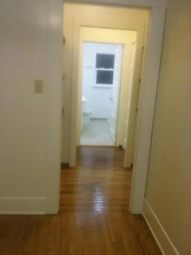 2 bed, 850 sqft, $2,300 — Photo 3