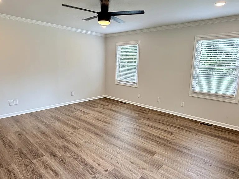 117 Carol Dr — Photo 35