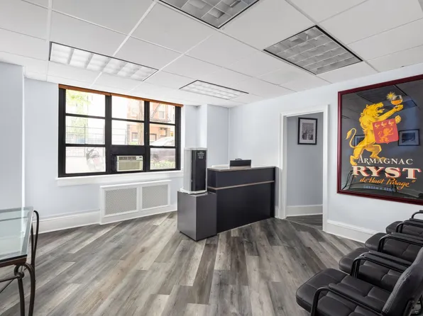 235 East 22nd Street 1B image 2 of 5