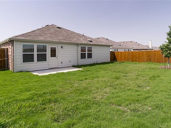 3rd image of 1641 Waggoner Dr