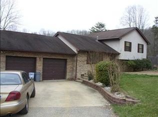 155 Oak Dr, Salt Rock, WV 25559