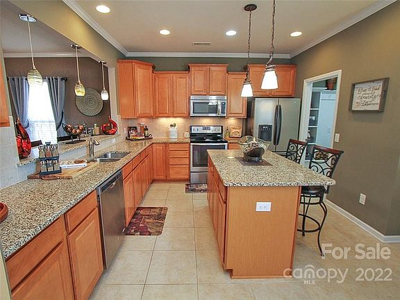 3rd image of 6132 Jack Thomas Dr