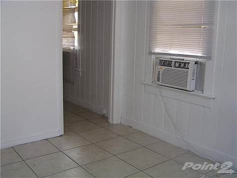 2nd image of 517 47th St #2