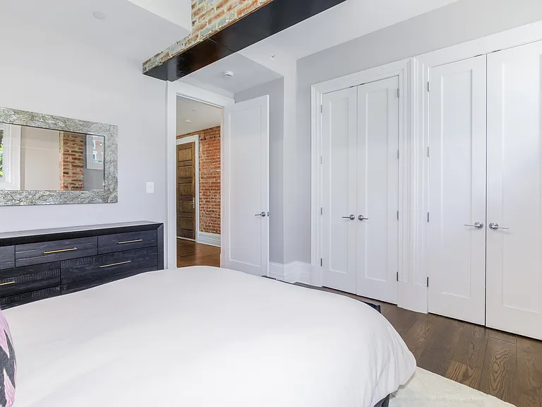 901 D St NE #1 — Photo 11
