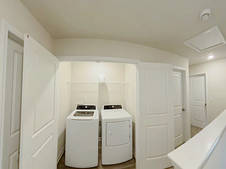 916 Drake Grove Ln — Photo 10