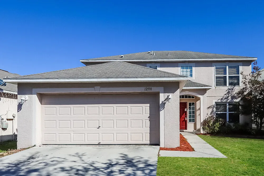 4 bed, 2.5 bath, 2215 sqft, $3,900 — Photo 1