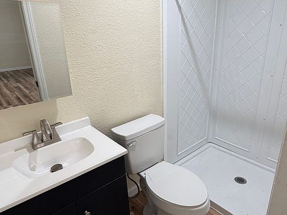 5th image of 143 Claire Ave N #101