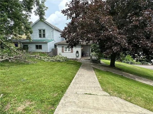 807 Oakland Ave, Charleroi, PA 15022